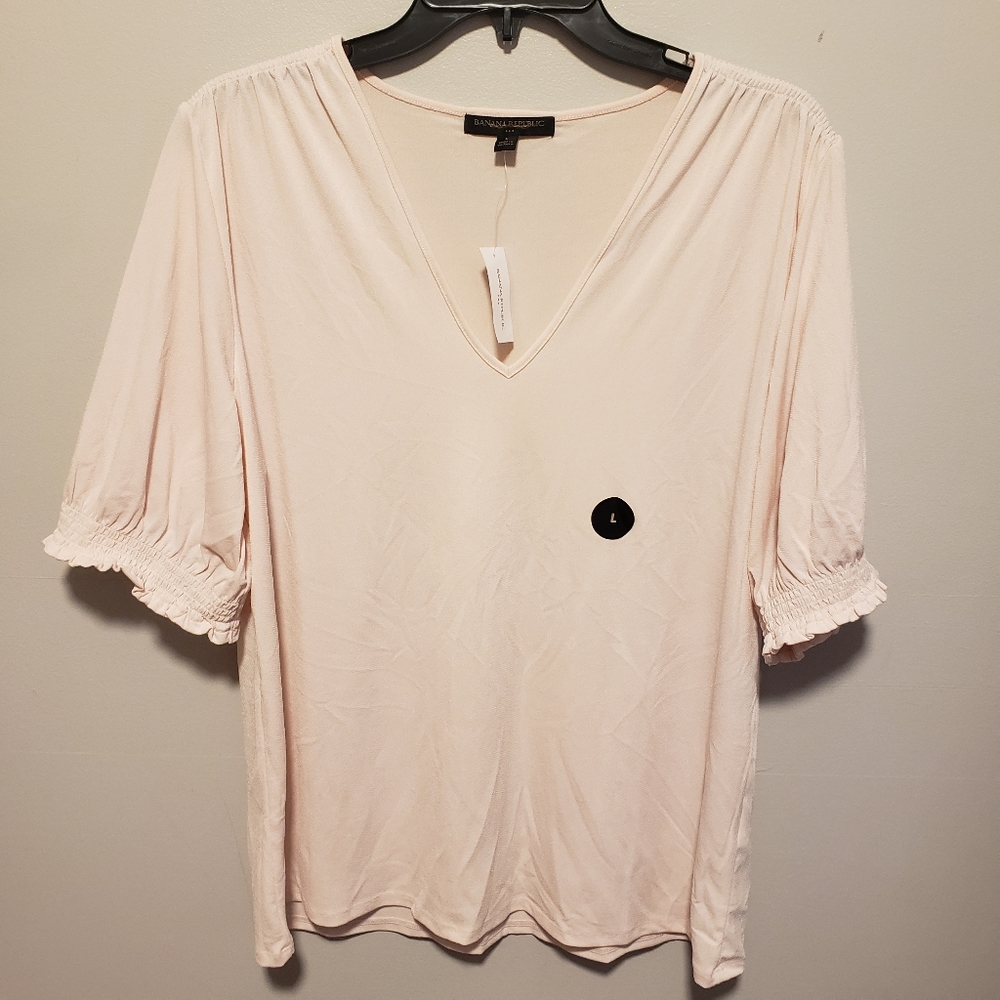 Banana Republic V neck Top